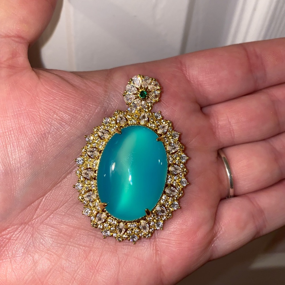 Elegant Gold Colored Blue Chalcedony Fashion Pendant